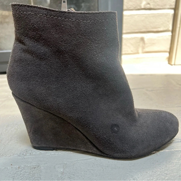 Chinese Laundry Grey Suede Wedge Booties, Size 7.5 - Picture 4 of 7
